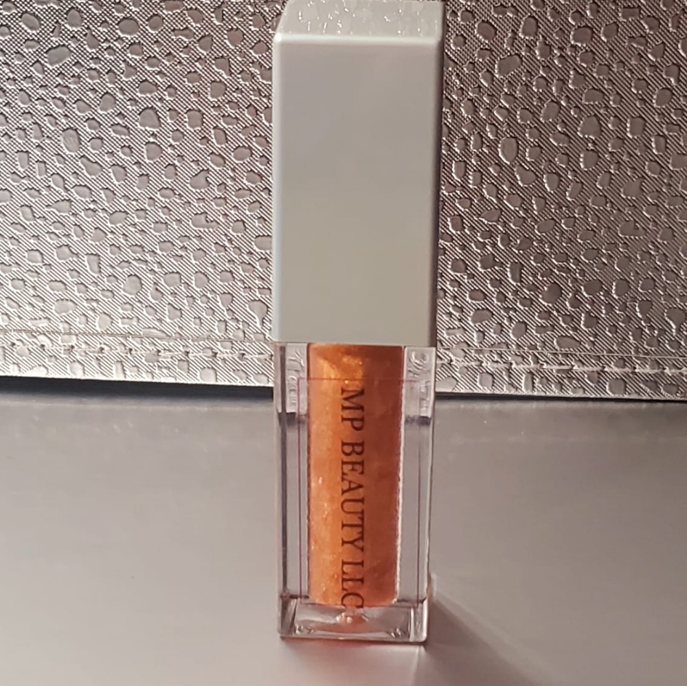 Lip gloss